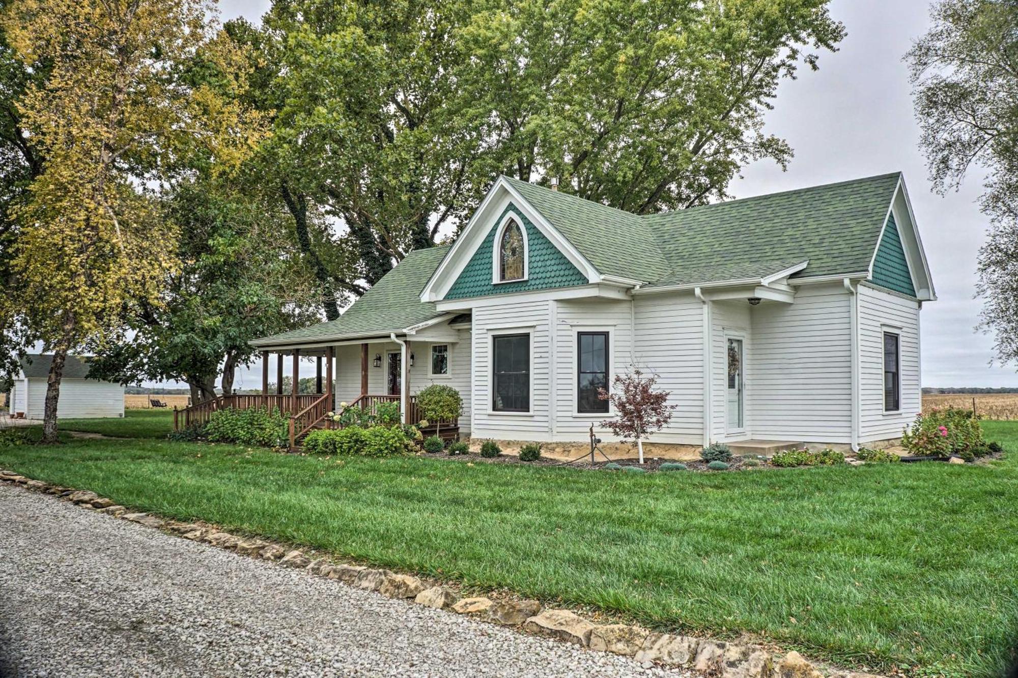 Countryside Cottage With Large Yard Near Topeka Silver Lake Exterior photo